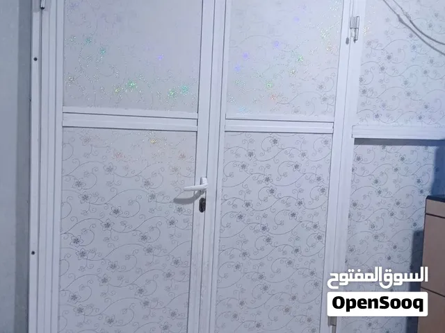 باب المنيوم طلاكتين تنفنح ينفع عازل بين غرف او صحيات