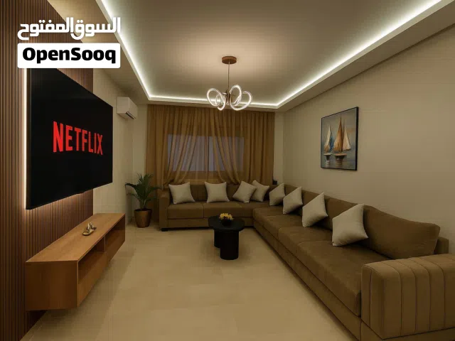 شقة للكراء اليومي في مراكش جيليز مفروشة للجميع فيها مراب و مسبح و انترنت ومكيف قريبة من جامع الفناء.