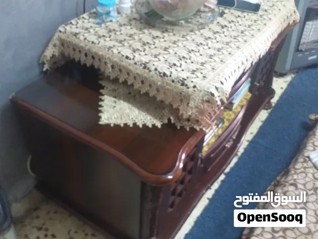 بيع مستعجل طاولة شاشة مرتبة طاولة وسط ثقيلة كرسي غرفة نوم خشب وقماش موقعهم اسكان الاميرهاشم قريب ببس