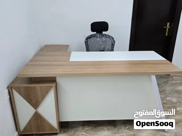 مكاتب إدارية بتصميم عصري ومميز مناسب للغرف الصغيره عدة الوان من لامينيت للأثاث المكتبي