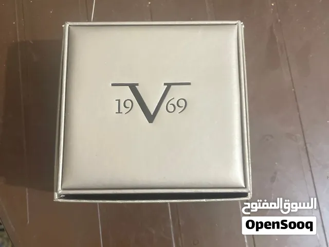جديده لم تستعمل لم تستخدم نهاي الكرتونه والساعه مازلت بحاله الجديده