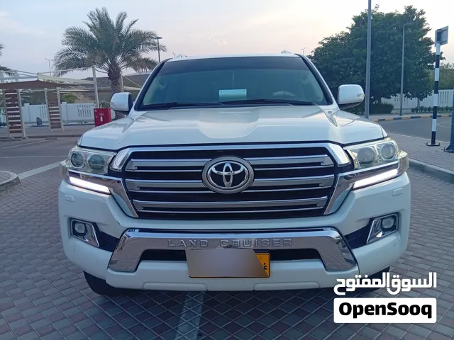 Used Toyota Land Cruiser in Muscat