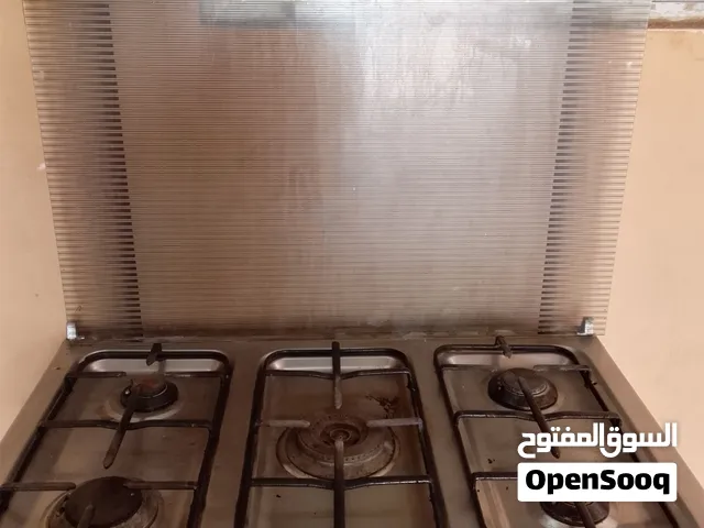 فرن مستعمل نظيف
