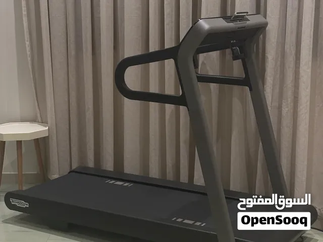 Technogym MYRUN سير احترافي بحالة شبه جديدة – استخدام خفيف جدا