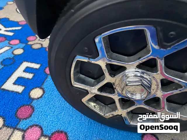 سيارة اطفال
