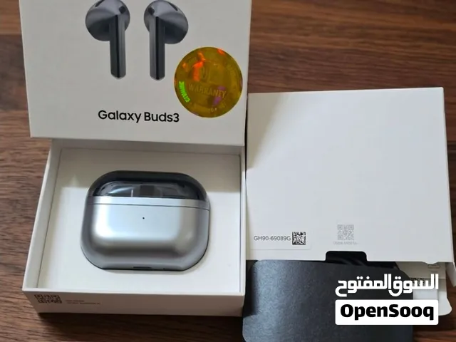 للبيع سماعة سامسونج مستخدمة نظيف استخدام مرتين فقط سماعة نظيف جدا جدا