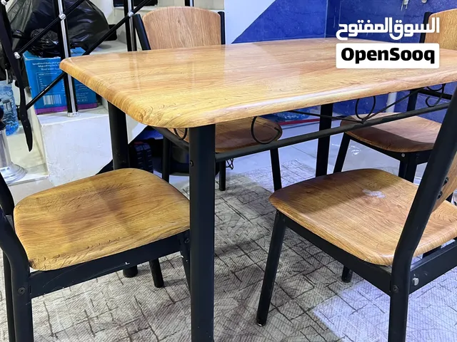 ميز طعام جديد