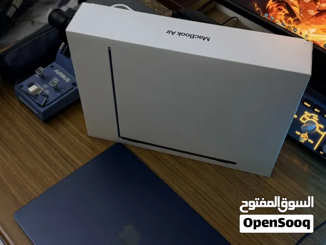 MacBook Air M2 – 8GB / 256GB SSD