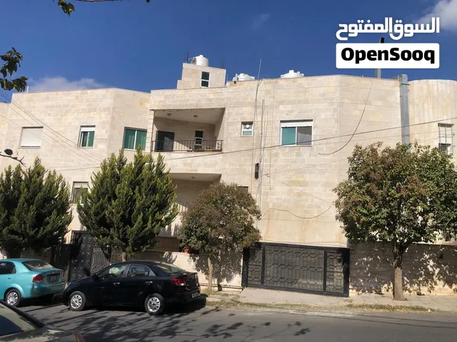 مجمع سكني تجاري على شارعين للبيع في وسط سوق مرج الحمام