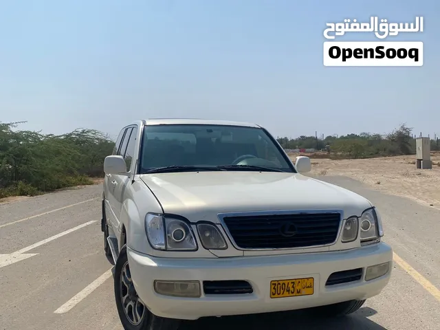 سيارة لكزس موديل 1999 للبيع