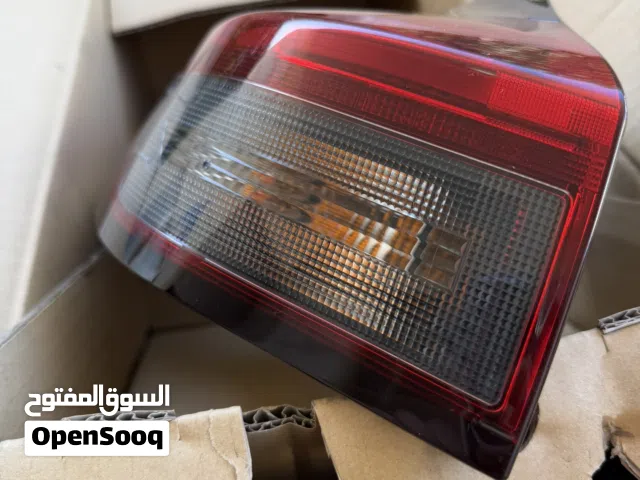 ضو نيسان اكس تريل خلفي شمال 2025 شغال 100/100 بس خشط صغير واضح بالصور