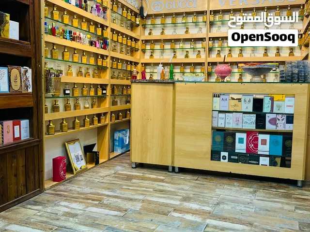 ديكور اثاث للمحلات ب 3300 و ساهل.
