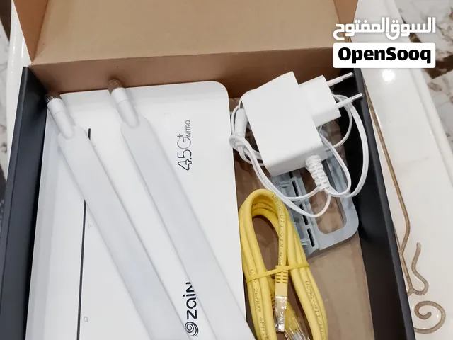 جهاز راوتر زين فاي 2 (Zain Fi 2) باللون الأبيض مع كافة ملحقاته جديد مستخدم شهرين فقط