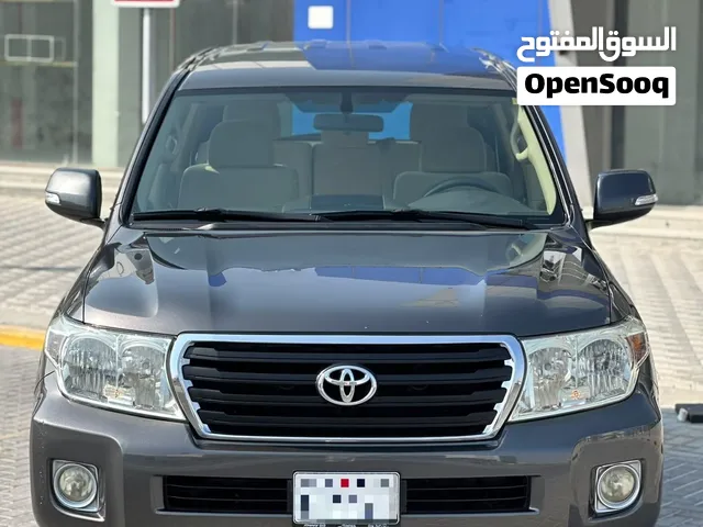 TOYOTA LAND CRUISER G V6 2013 GREY