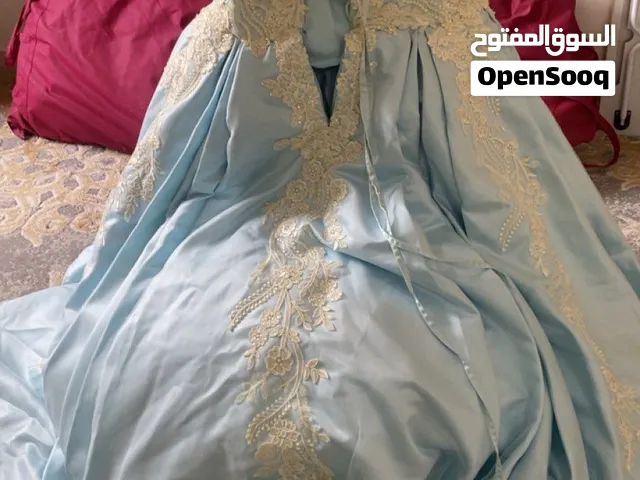 فستان عروسة
