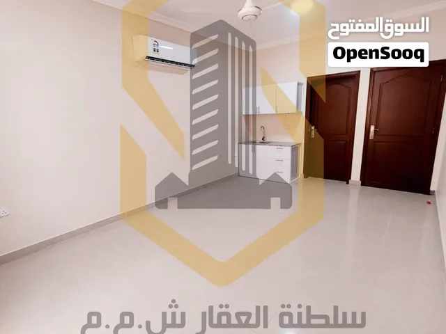 غرفة مع مطبخ تحضيري للعوائل في بوشر بالقرب من مركز القبائل  / شامل بدون عمولة