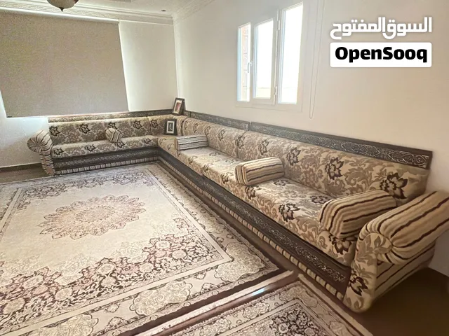 طقم كنب مميز و جميل للبيع
