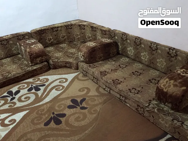 غرفه قعده  فراش عربي مكون من فرشتين وزاوية وثلاث مساند واربع مراكي بسعر مغري