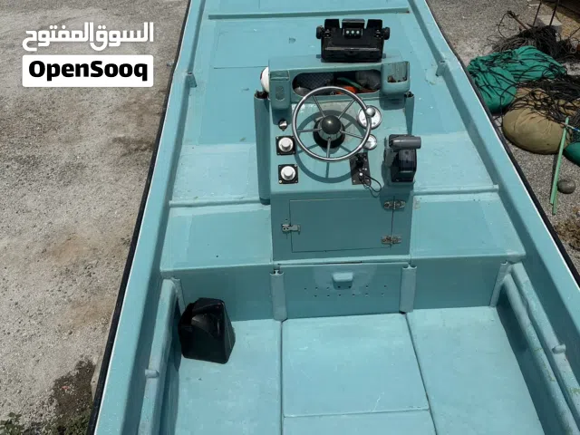 قارب 23 قدم مصنع الفيروز + مكينة سيزوكي 90