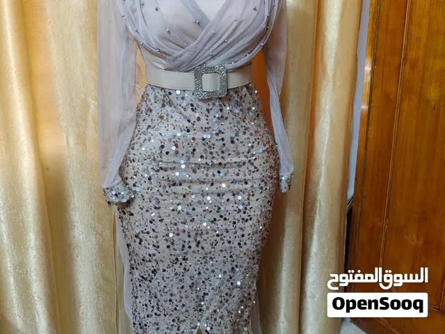 فستان سهرة نسائي مستعمل بحاله جيده للبيع