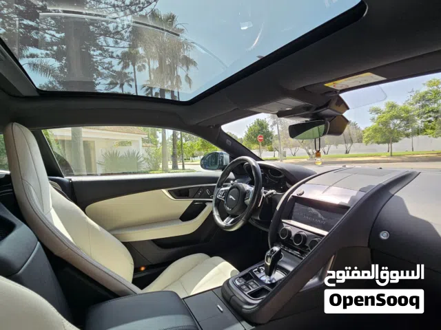 Jaguar F-TYPE P300 modèle 2021