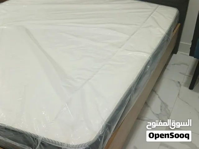 سرير مزدوج مقاس 150 ب200  استخدام 4 اشهر فقط مع ضمان سنتين