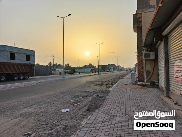 محل كبير ركن على الشارع العام التنومة الصالحية