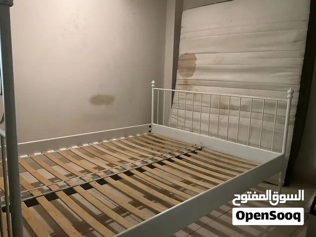 سرير مع مرتبه كله من ايكيا