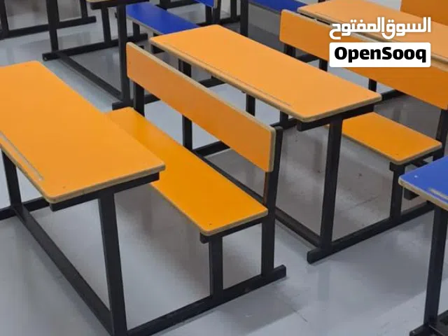 مقاعد مدرسيه مزدوجة مع مفرد حديد ثقيل وخشب جديد بسعر مغري اربد إشارة القيروان بجانب سجاد الردايده