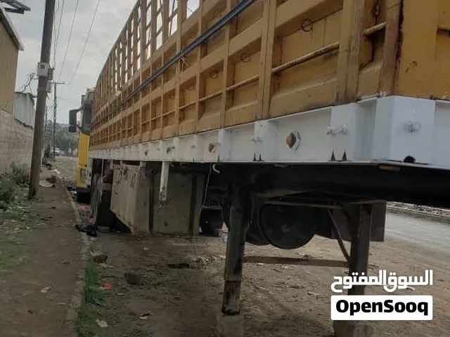 للبيع مقطورة نقل بحالة جيدة، مناسبة للنقل والعمل اليومي، ومجهزة للعمل