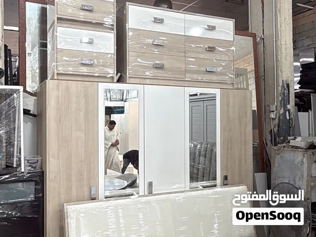 نشتري جميع الاثاث وغرف النوم والمطابخ