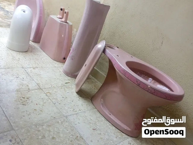 فرنجي ومغسله مع رقبه مع علاقة بشكير طقم كامل