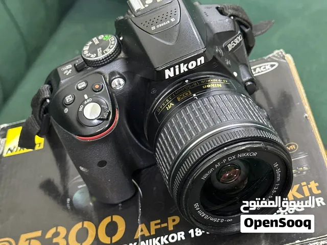 كامرة نيكون D5300 استخدام شخصي للبيع جديده جداً