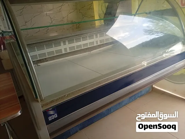 ثلاجه ايطاليا النضيفه درجه اول تعالا قلب و مطورها مروحتها كل شي ممتاز