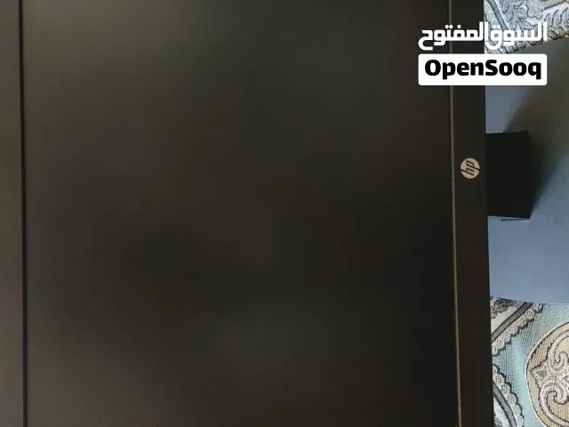 الشاشة (HP P22v G4) بحجم( 21.5) بوصة.