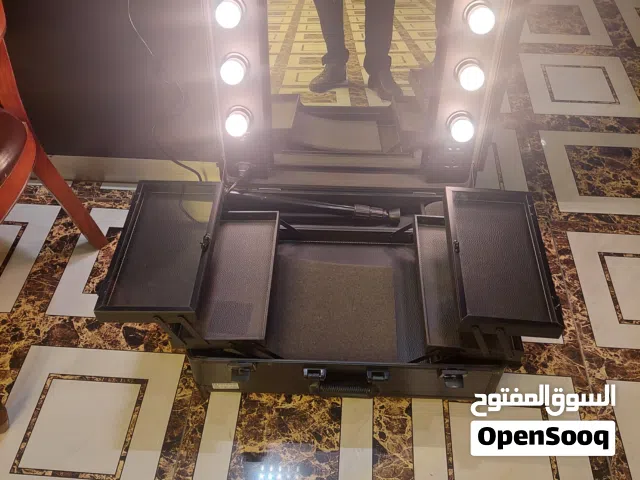 شنتات / صندوق مكياج بعدة اشكال واحجام وبسعر حرق طبعا جداد مش مستعملات