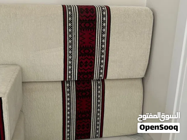 مخاد سدو اربع امتار.  مع مساند أثنين