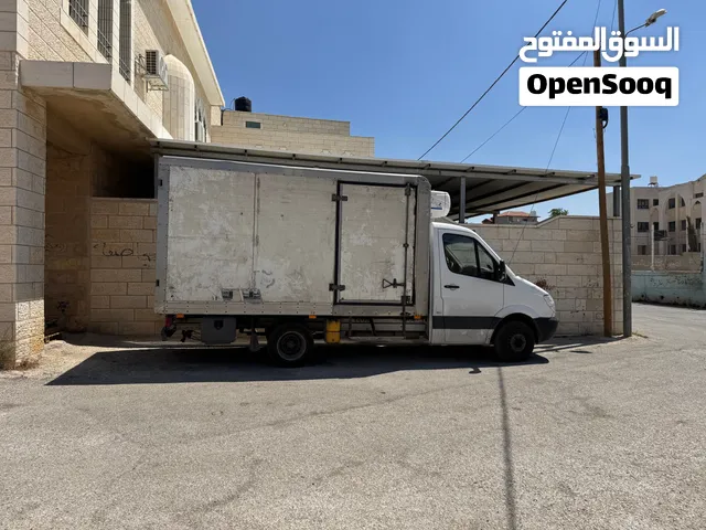 مرسيدس سبرنتر 519 مع ثلاجه مفرز ومبرد
