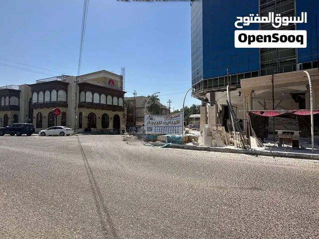 بناية حديثة للإيجار 300متر ركن على شارع تجاري في البصره -حي عمان