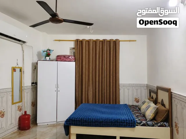 في قلب كربلاء طلاب او طالبات سكن مجهز بالكامل