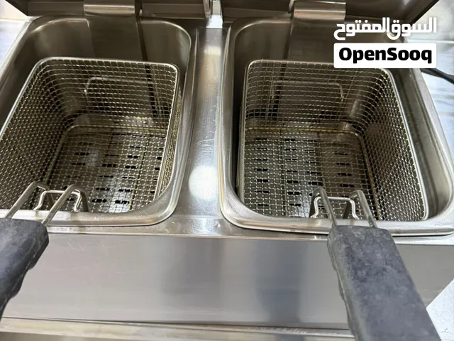 قلايه كهرباء وحافظه طعام