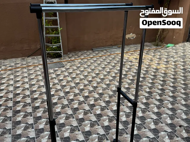 علاقه ملابس مستعمله بحاله جيده