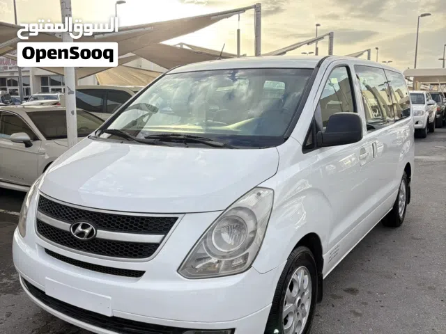 2015 هيونداي H1 GL