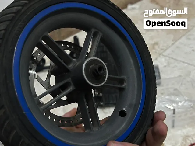 سلام عليكم ورحمة الله وبركاته يوجد يتوفر لدينا أكثر من قطع غيار سكوتر التاير ومحرك وجنط وكنترولر