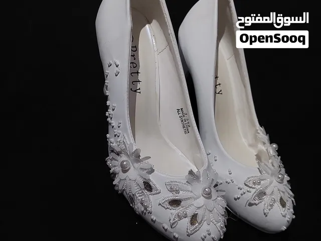جزمه عروس بيضاء