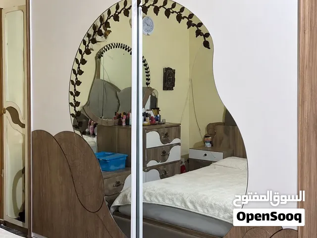 غرفه نوم استخدام نظيف 9 قطع خشب قوي كنتور سلايت وكنتور ابو باب واضح بالصور مكانها الزبير سعرها 500