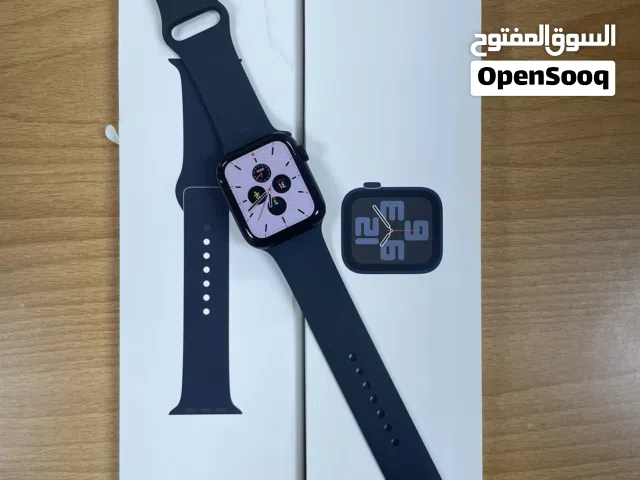 للبيع ساعة أبل SE حجم 44 ml غير مستخدمة بتاتا