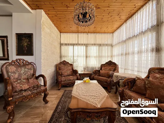 طقم كنب 9 مقاعد مستعمل بحال الجديد زان ب الكامل تفصيل مع طاولات الطقم تقيل جدا