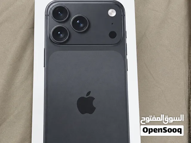 أيفون 18 برو ماكس مستعمل 256 جيجابايت مع الكرتونة والشاحن - أسود