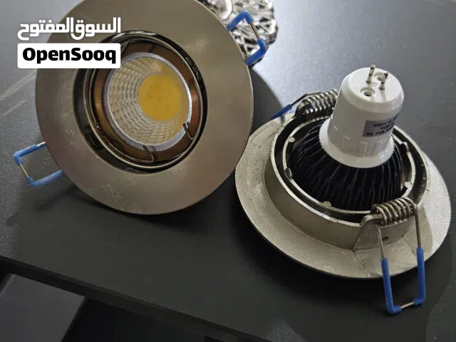 سبوتات مع قواعدهم